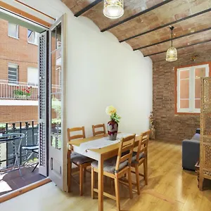 Great In Sagrada Familia With Balcony Appartement